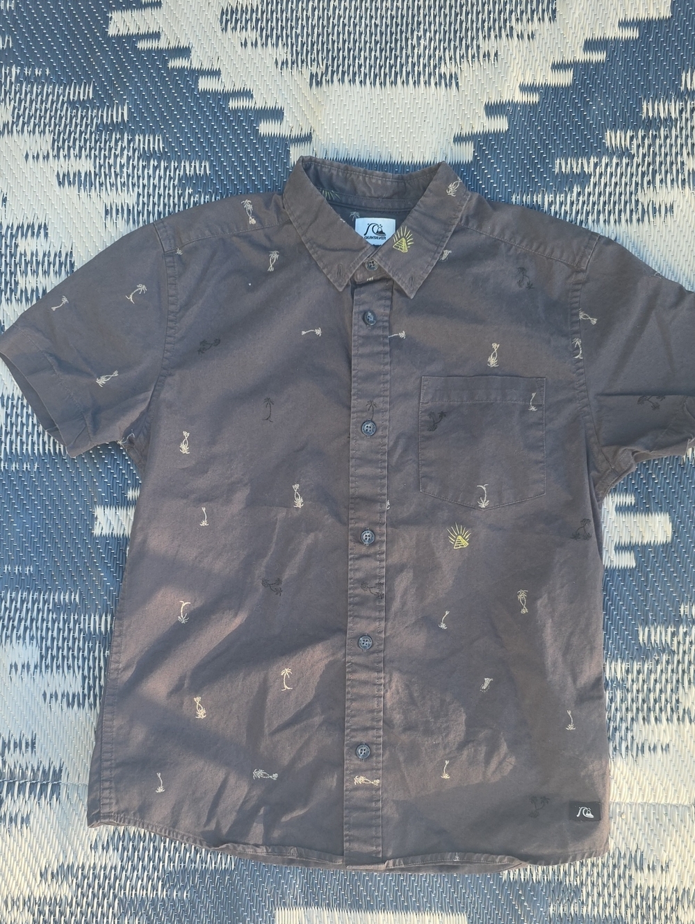 Quiksilver Brown Short-Sleeve Button-Down with Small Embroidered Motifs